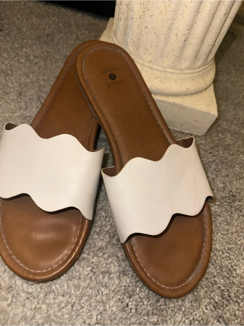 Shade & Shore White Scallop-Edge Slide Sandals